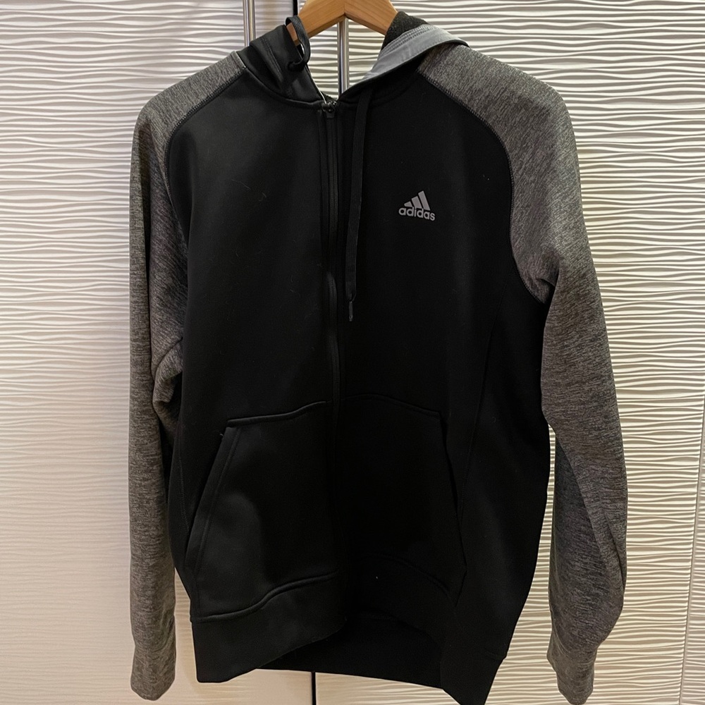 Great condition ardidas tracksuit for men, with zipper and hoodie.